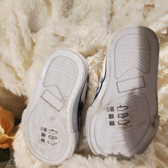 Gymboree toddler tie dye shoes size 5 - Picture 4 of 4